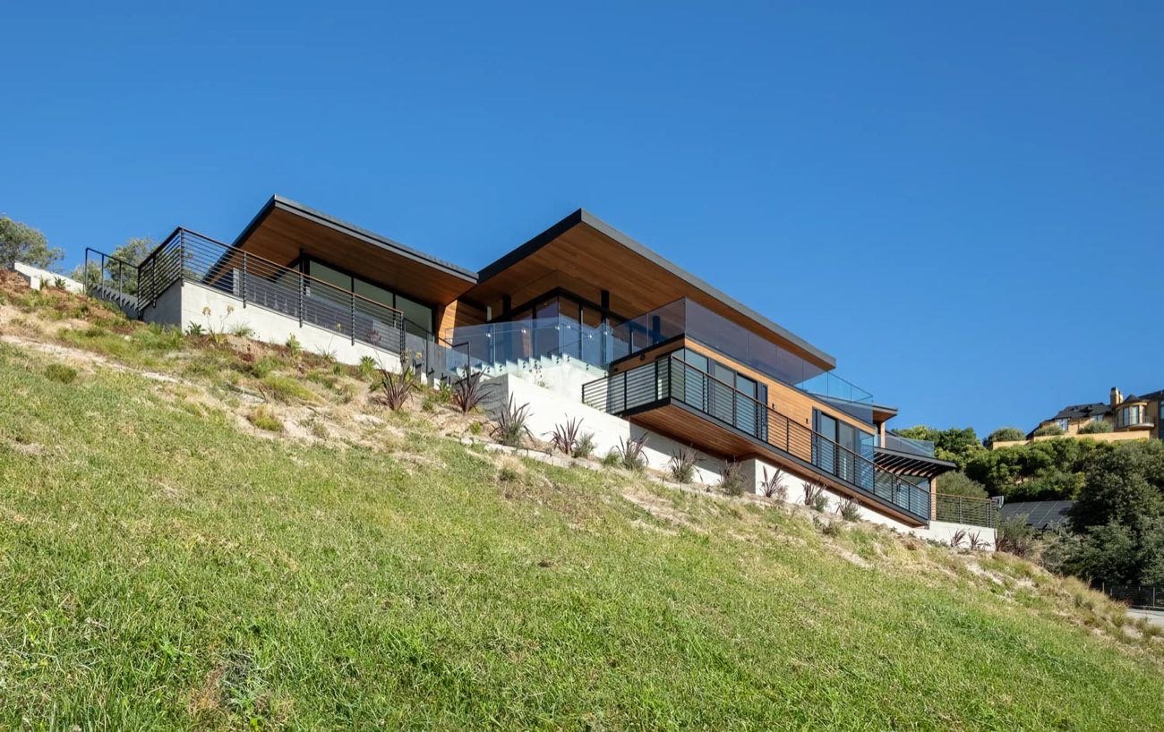 Hillside house in Tiburon by Studio Couture